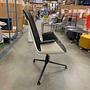 Schalensessel FK Leder Schwarz Schale Weiß Gestell Aluminium 3