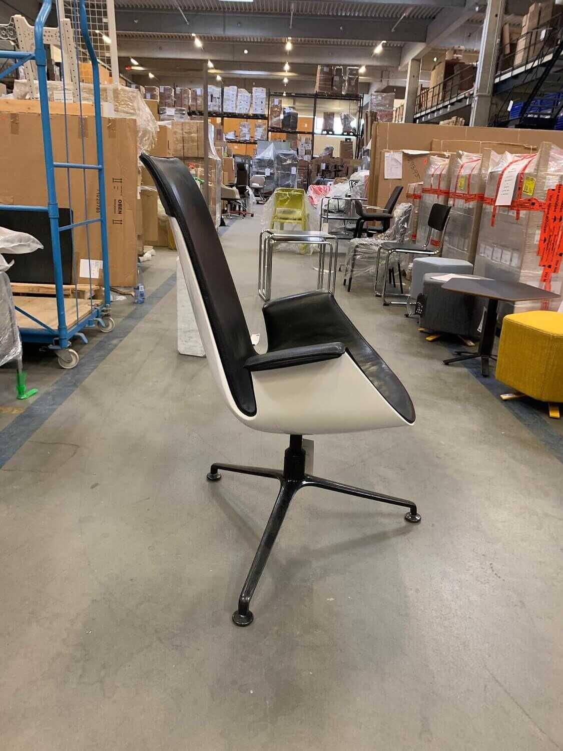 Schalensessel FK Leder Schwarz Schale Weiß Gestell Aluminium 3