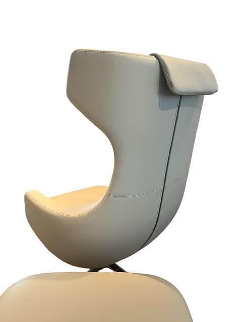 Vitra Grand Repos Leder Premium 73 Ton Grau mit Ottoman 1