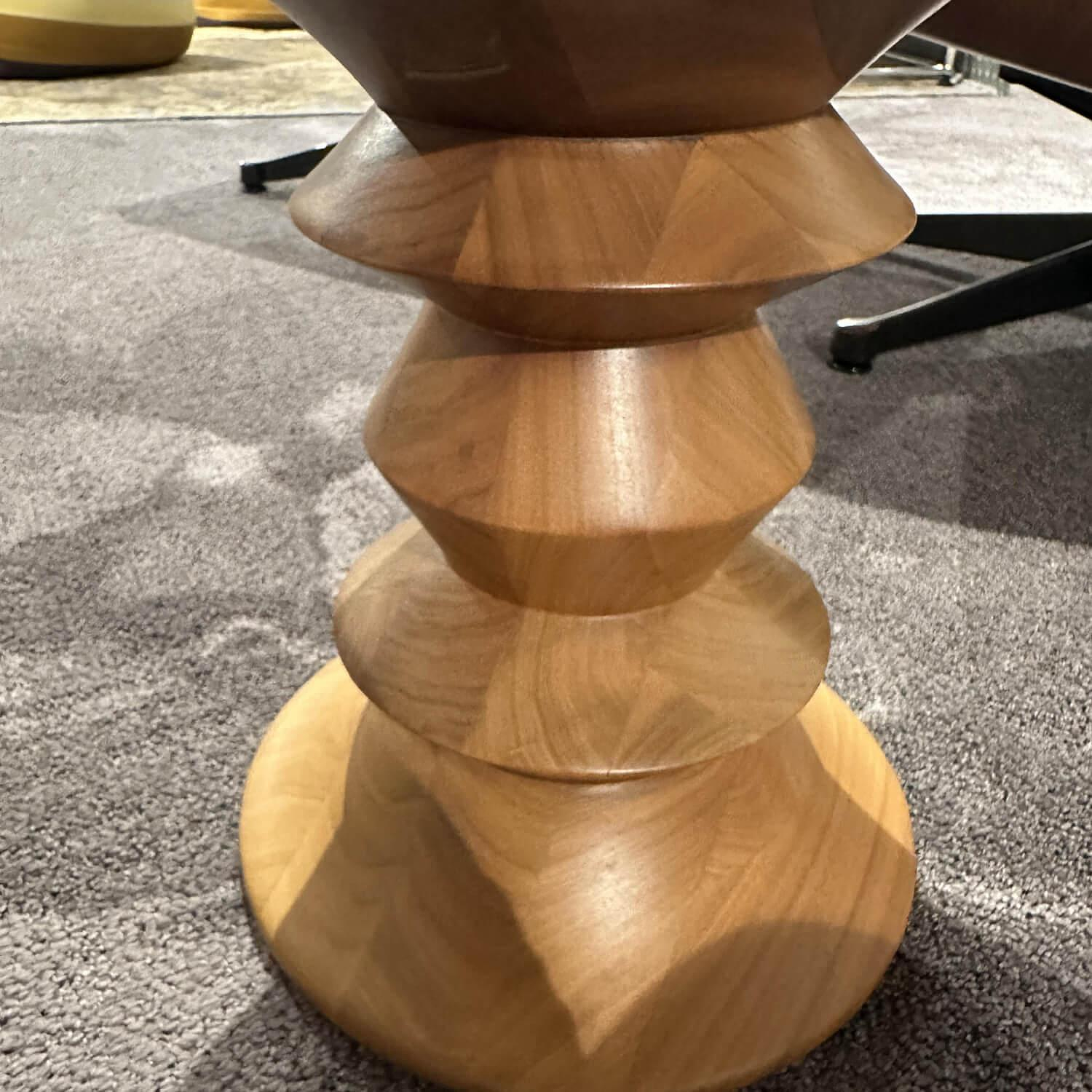 Hocker Vitra Schemel Nussbaum Massiv Gedrehselt 4