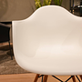 Vitra Eames Plastic Armchair DAW Polypropylen Gelblich 8