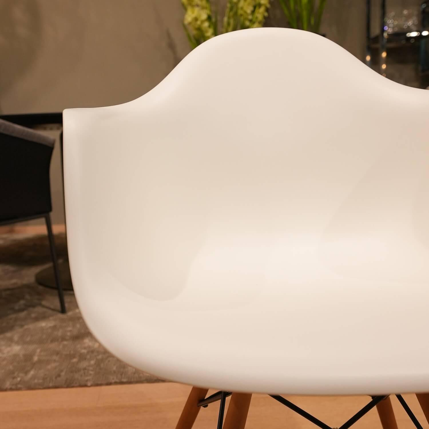 Vitra Eames Plastic Armchair DAW Polypropylen Gelblich 8