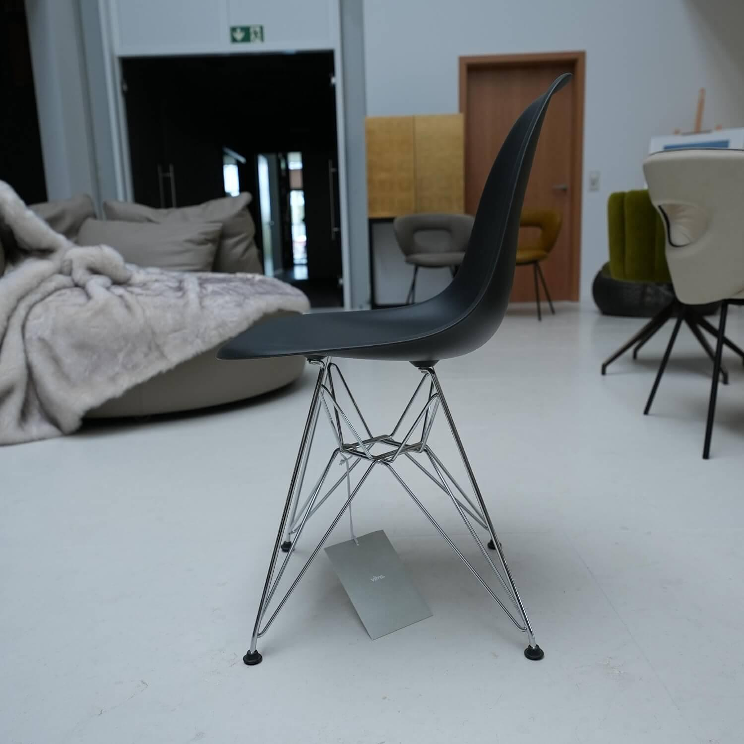 Eames Plastic Sidechair DSR Drahtgestell Schwarz 1