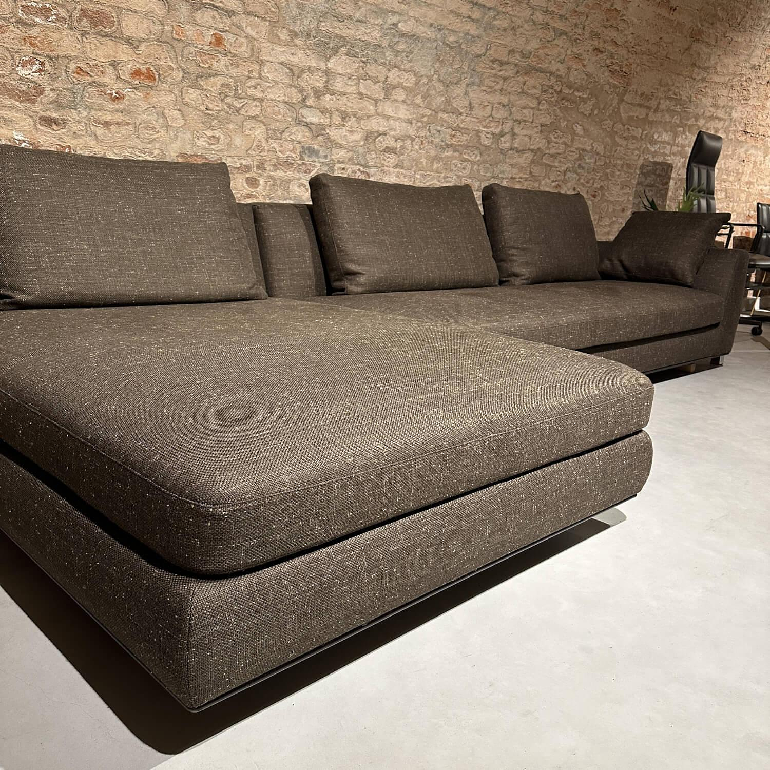 Tama Living Ecksofa Stoff B&B Spora Braun Kufen Eiche 4