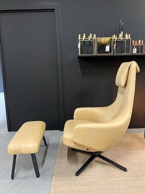 Vitra Repos Armchair Natural Leather Caramel with Ottoman 5