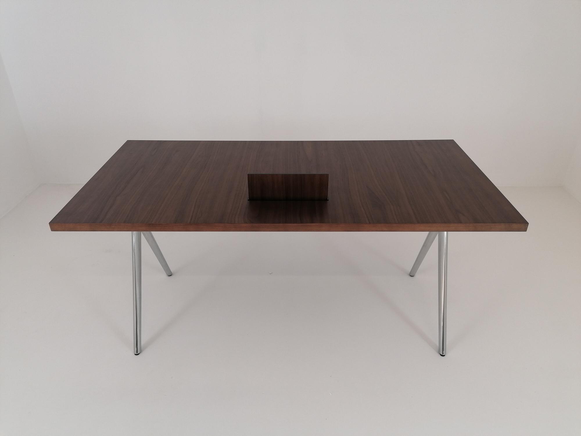 Walter Knoll Conference X Platte Nussbaum Dunkel 3