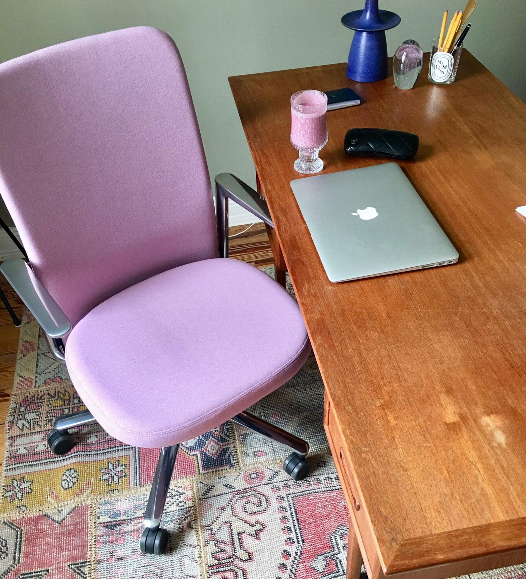 Vitra Pacific Chair Plano Pink 3