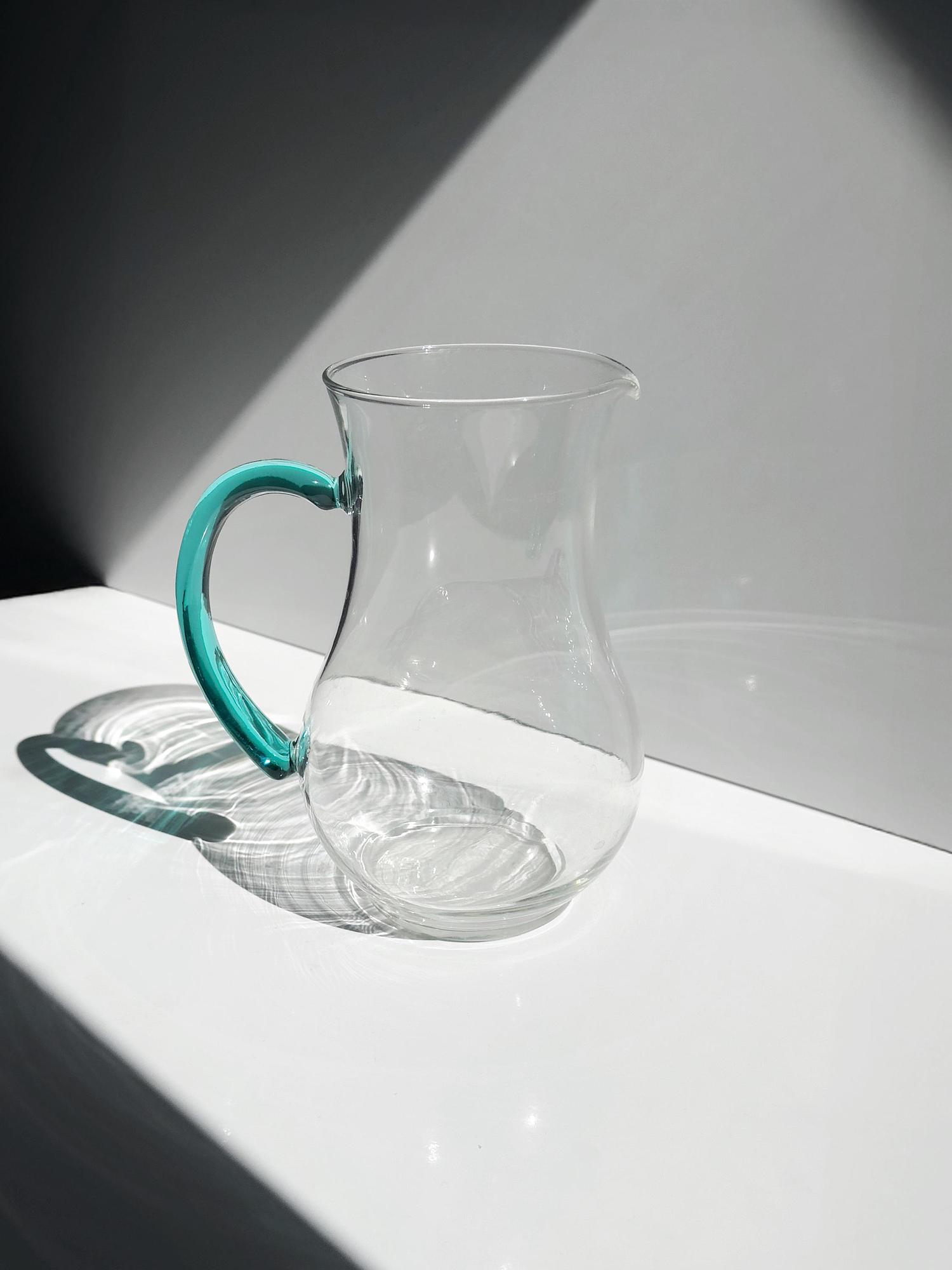 Vintage Luminarc Karaffe mit türkisgrünem Glashenkel 4