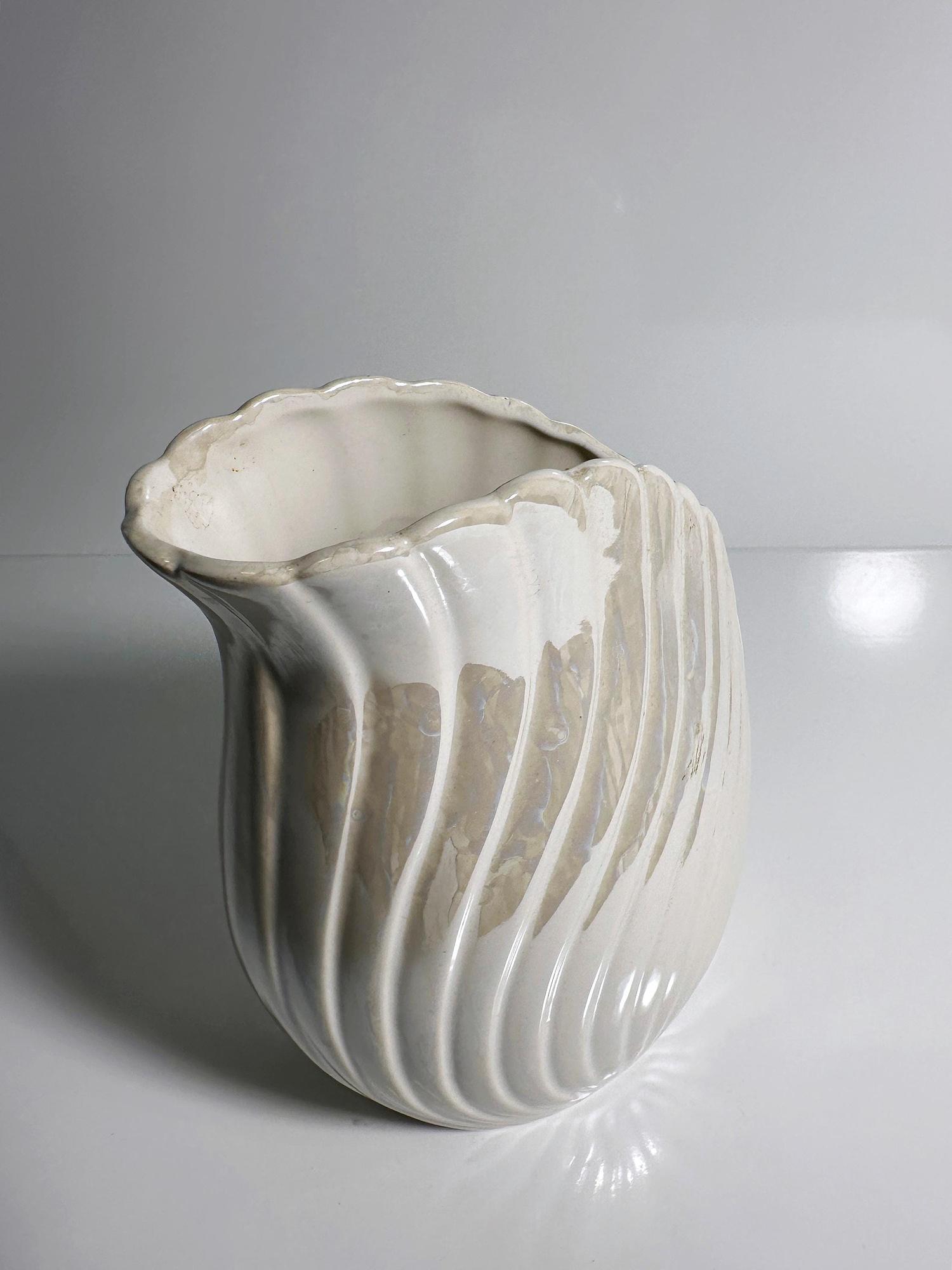 Vintage Keramikvase in Muschelform mit Perlglanz 5