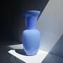 Vintage italienische Opalglas-Vase in Blau 0