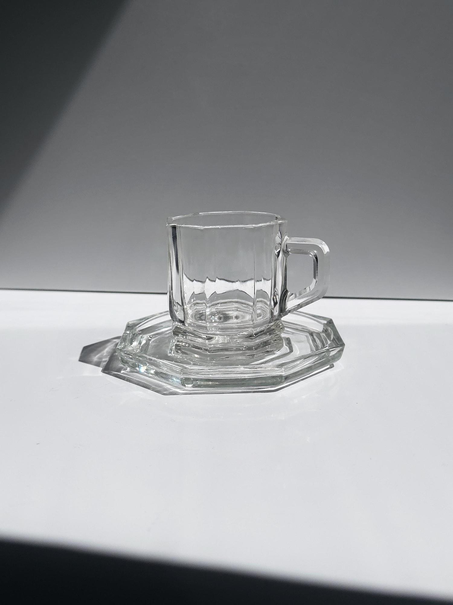6 Vintage Glas-Espressotassen mit achteckigen Untertassen 0