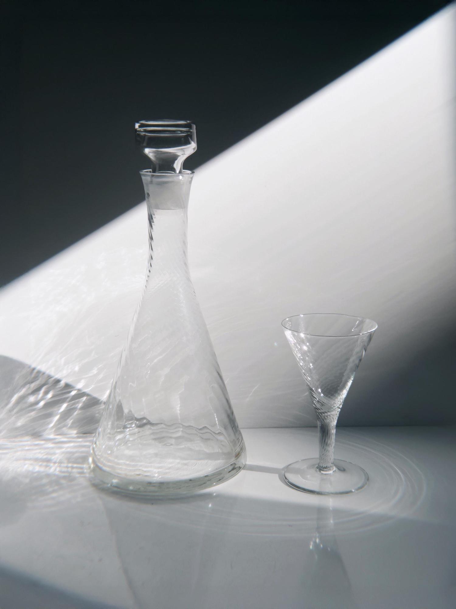 Vintage Dekanter mit 6 Likörgläsern aus Swirl-Glas, 1980er 0