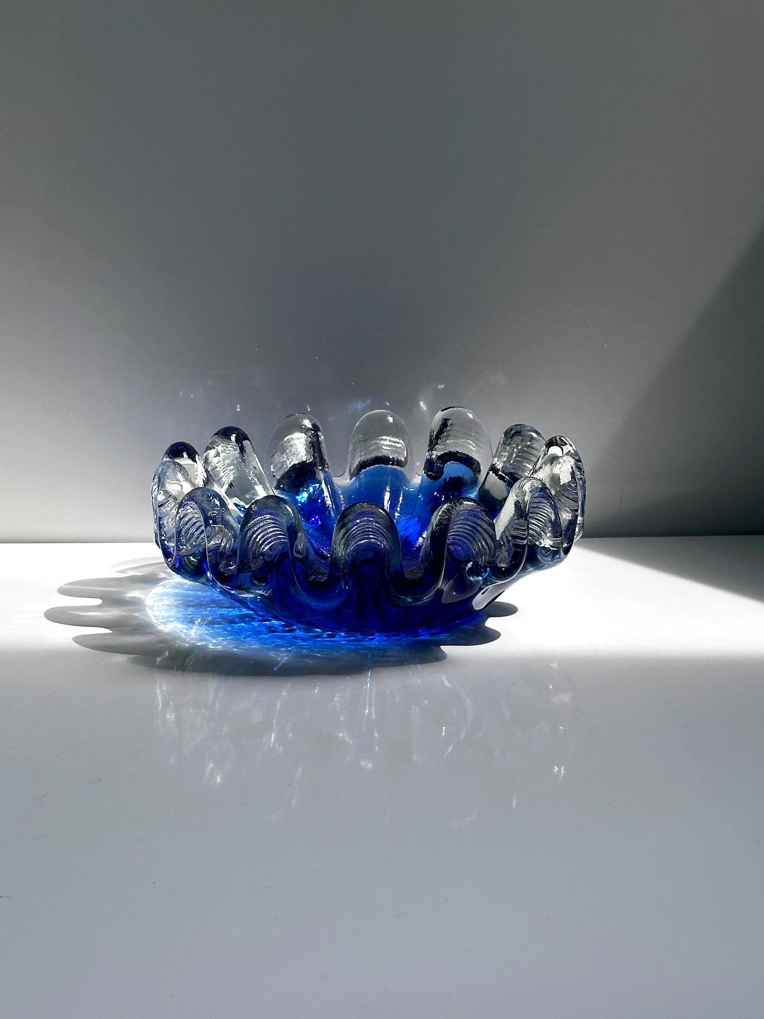 Vintage kobaltblaue Glasschale in Muschelform 1