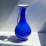 Vintage Henkelvase in Kobaltblau mit weißem Opalglas 1