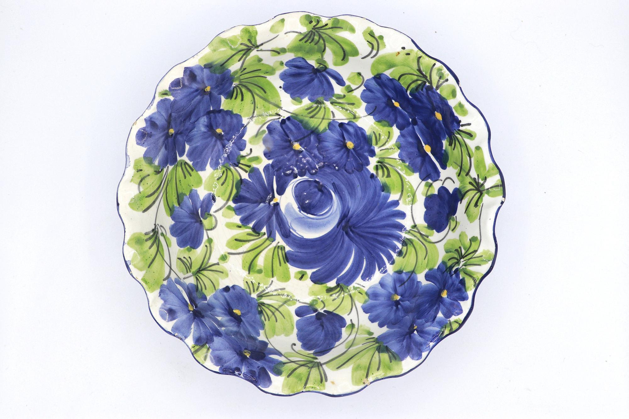 Vintage italienische Keramikschale mit blauem Blumendekor 2