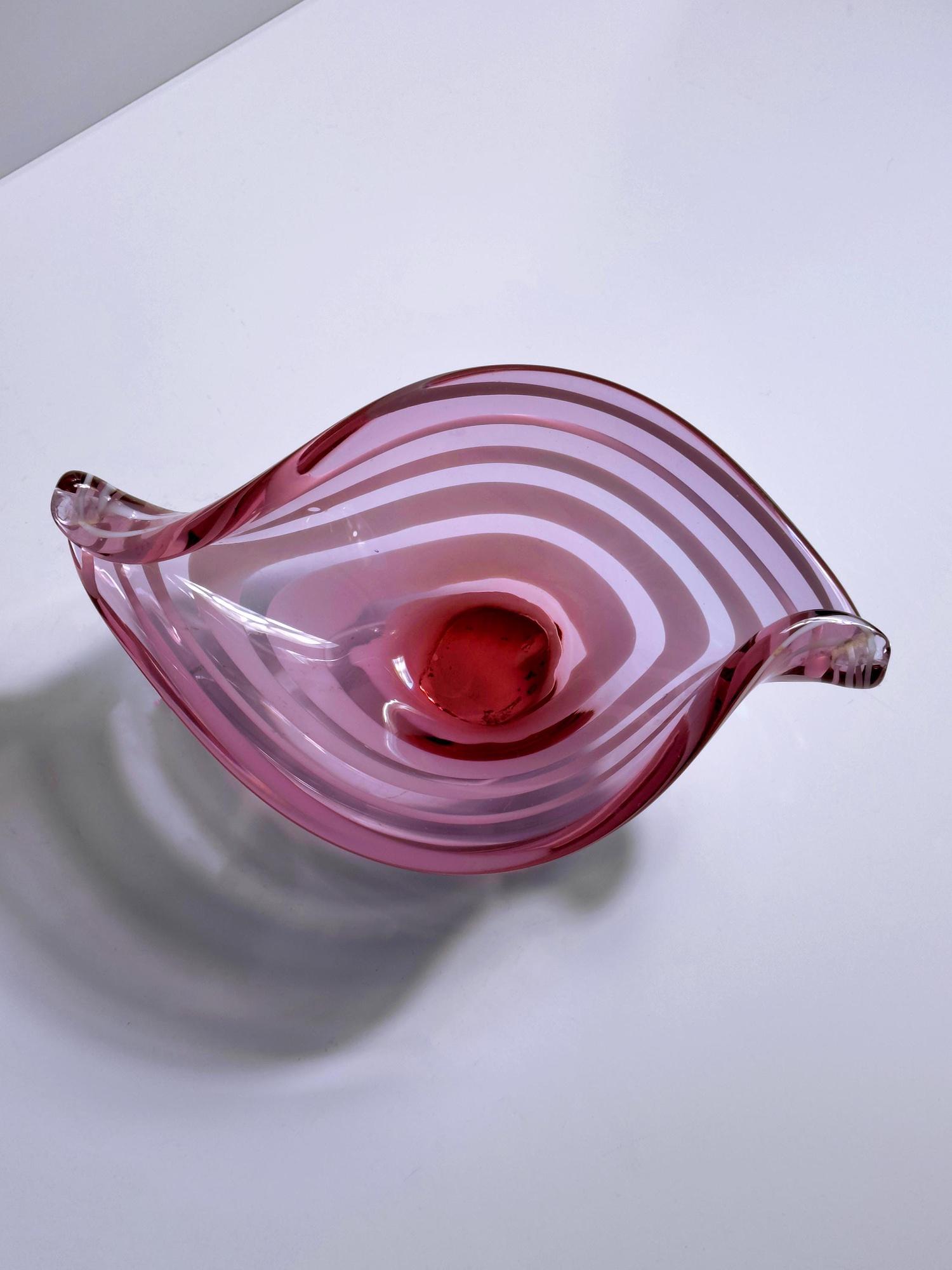 Vintage Alexandritglas-Schale mit weißen Streifen 1