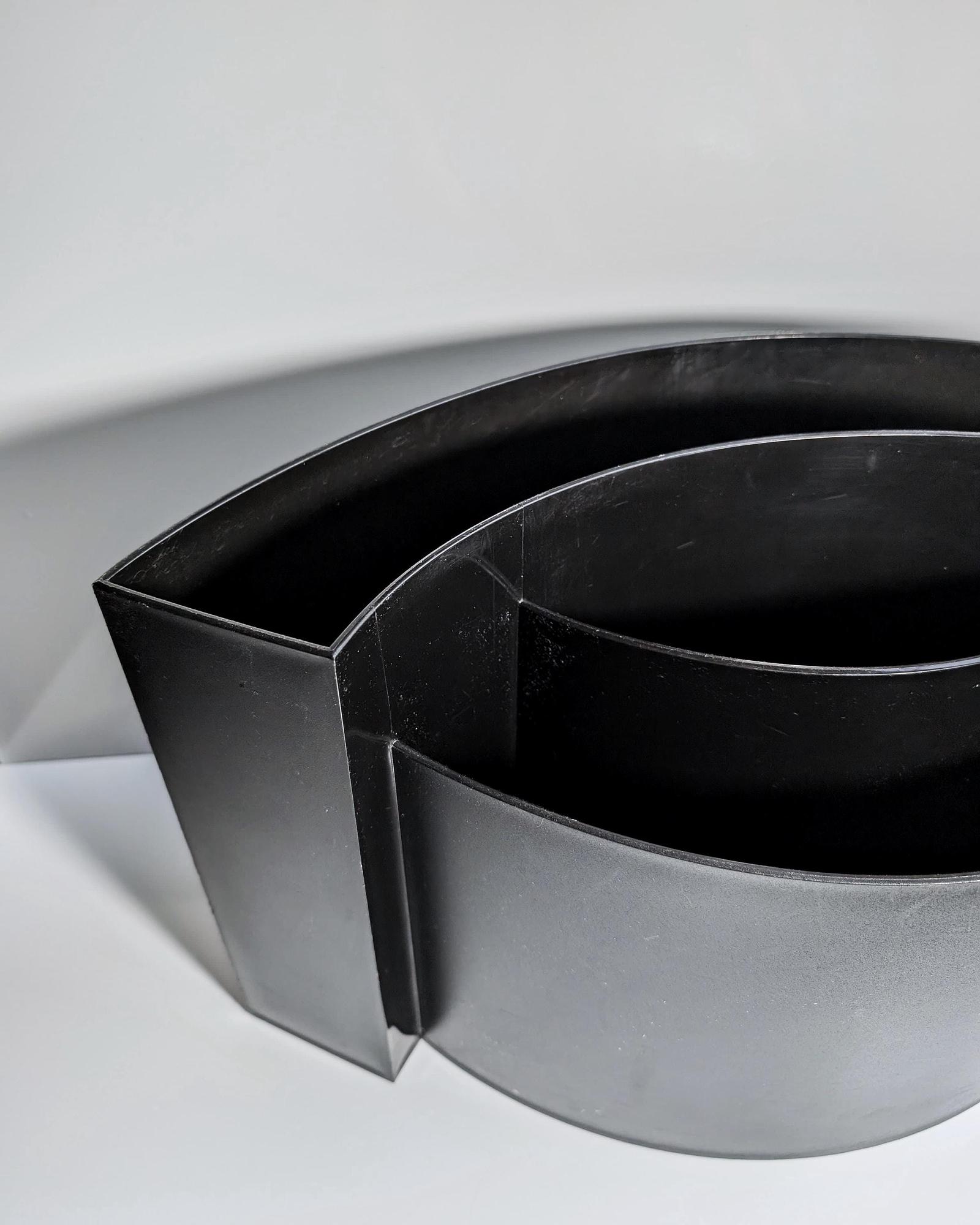Authentics „Wave“ Magazinhalter von Maier-Aichen 2
