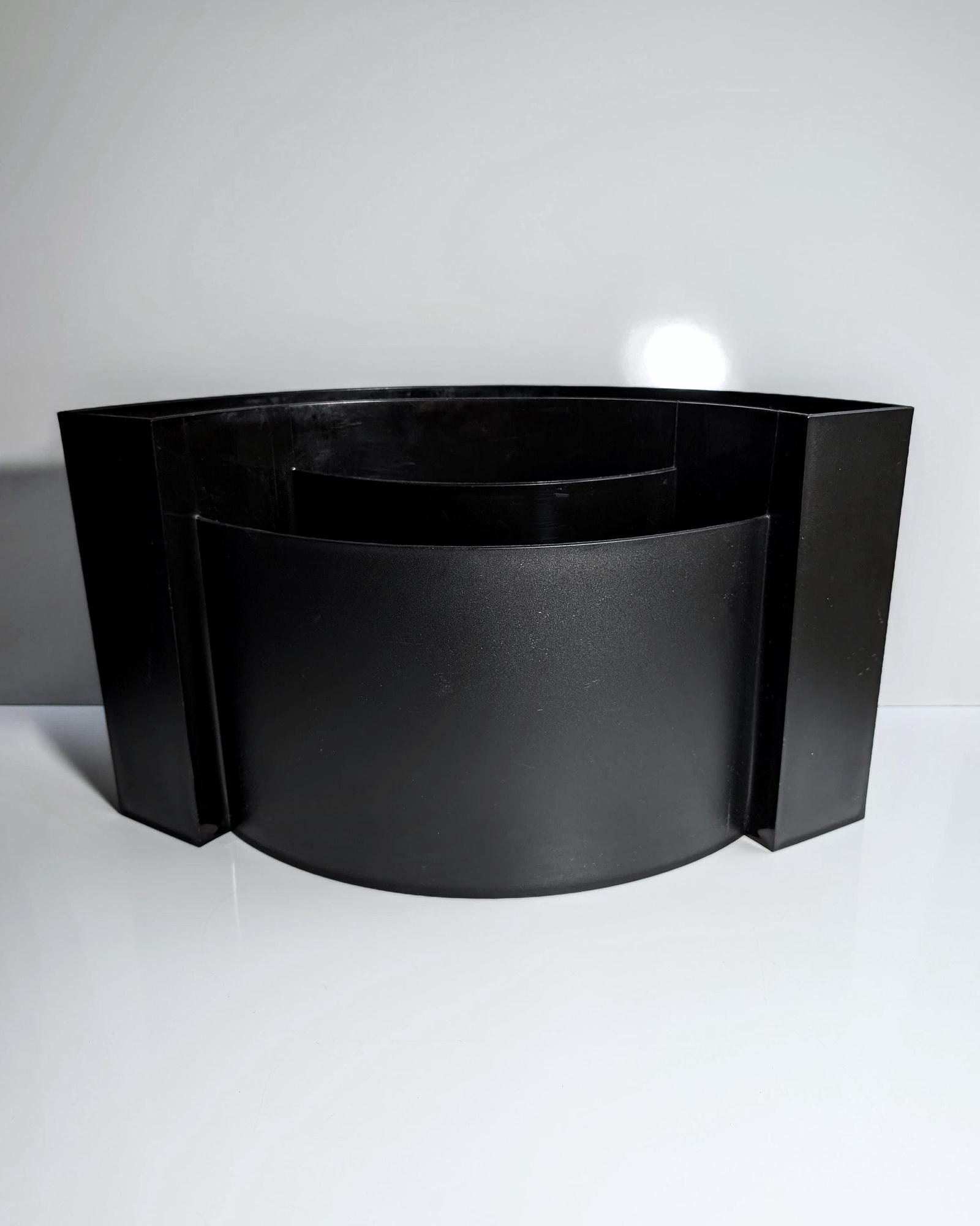 Authentics „Wave“ Magazinhalter von Maier-Aichen 3