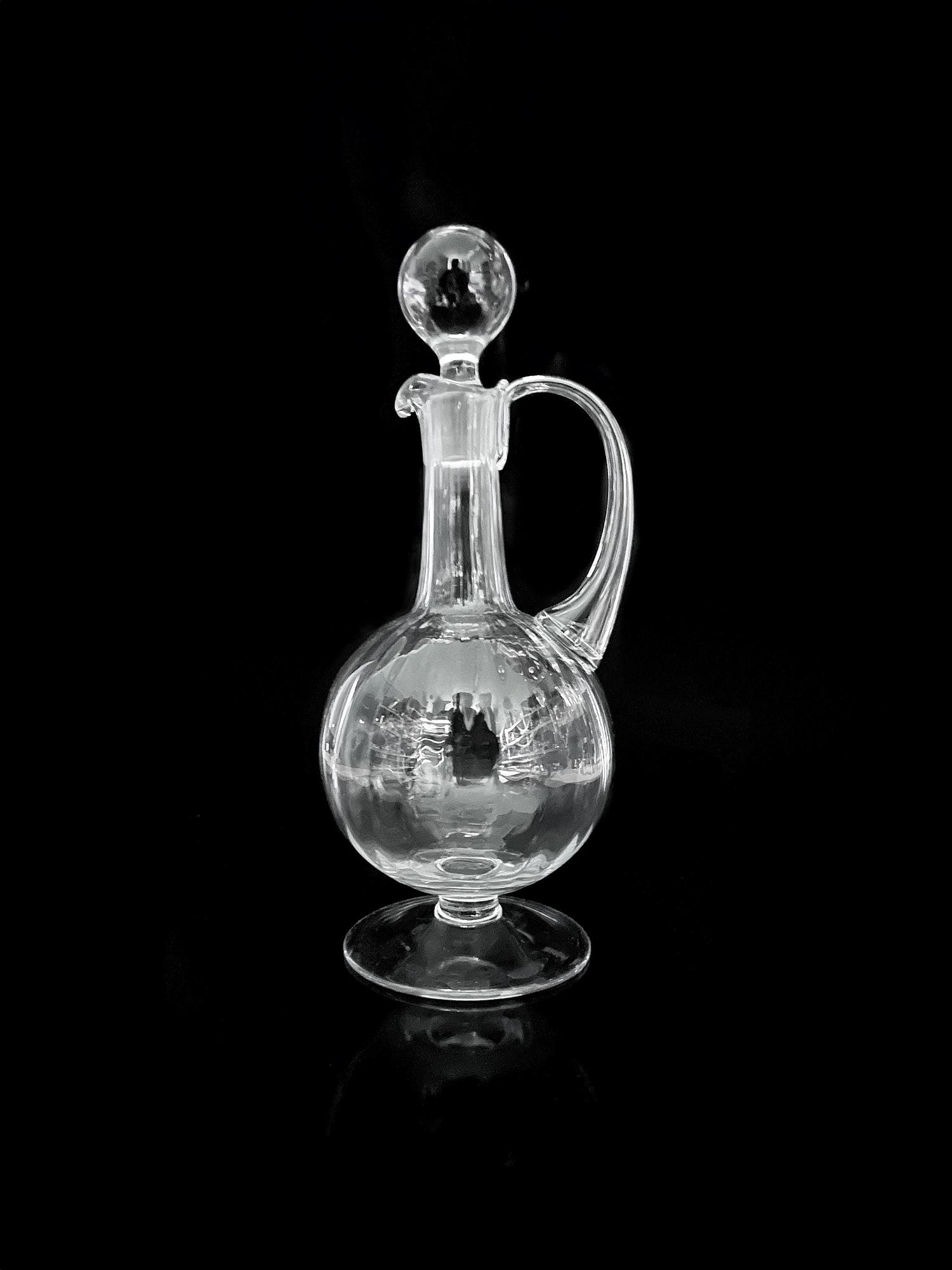 Vintage Mid Century Glas-Karaffe mit Swirl-Dekor 0