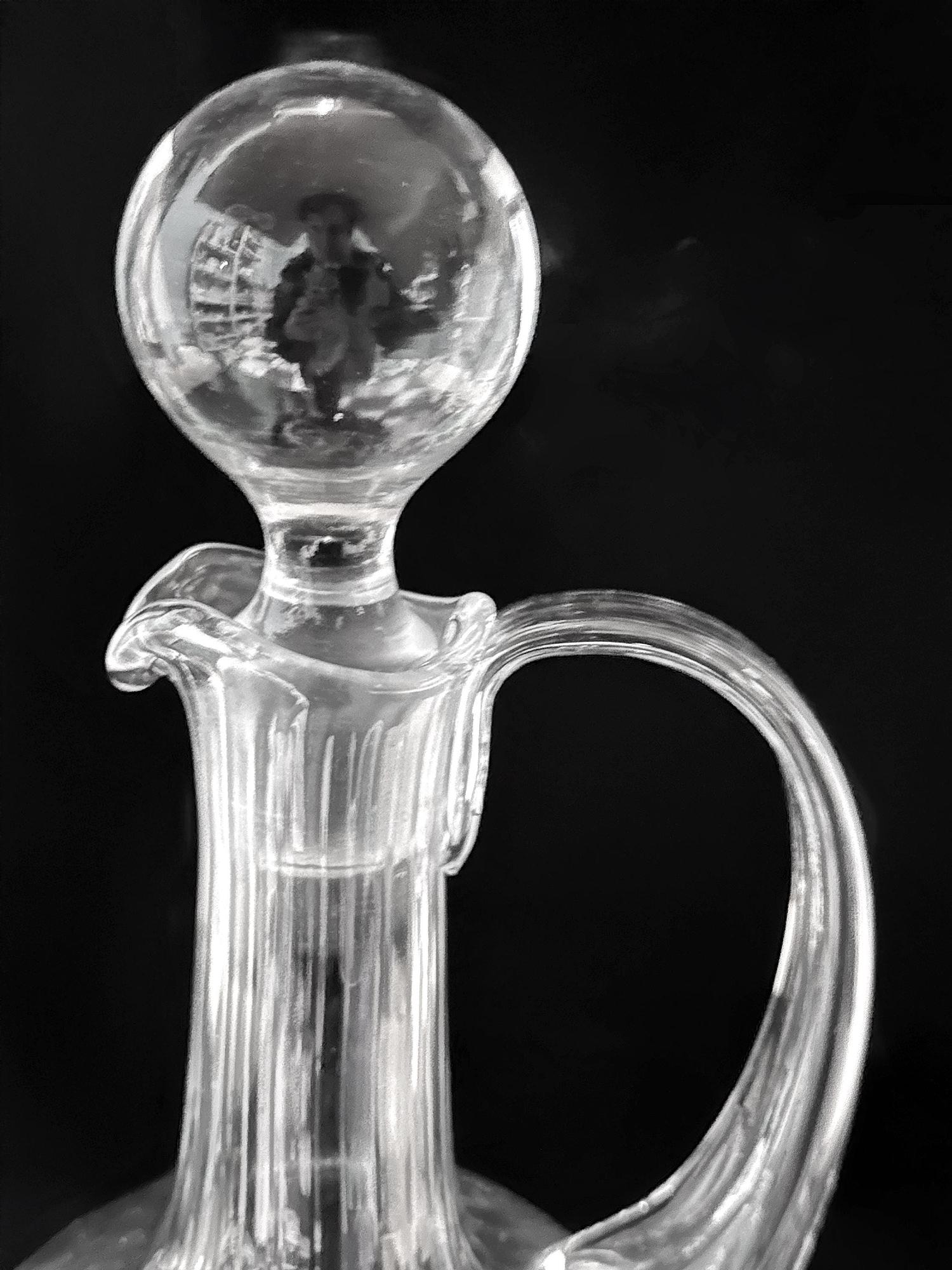 Vintage Mid Century Glas-Karaffe mit Swirl-Dekor 1