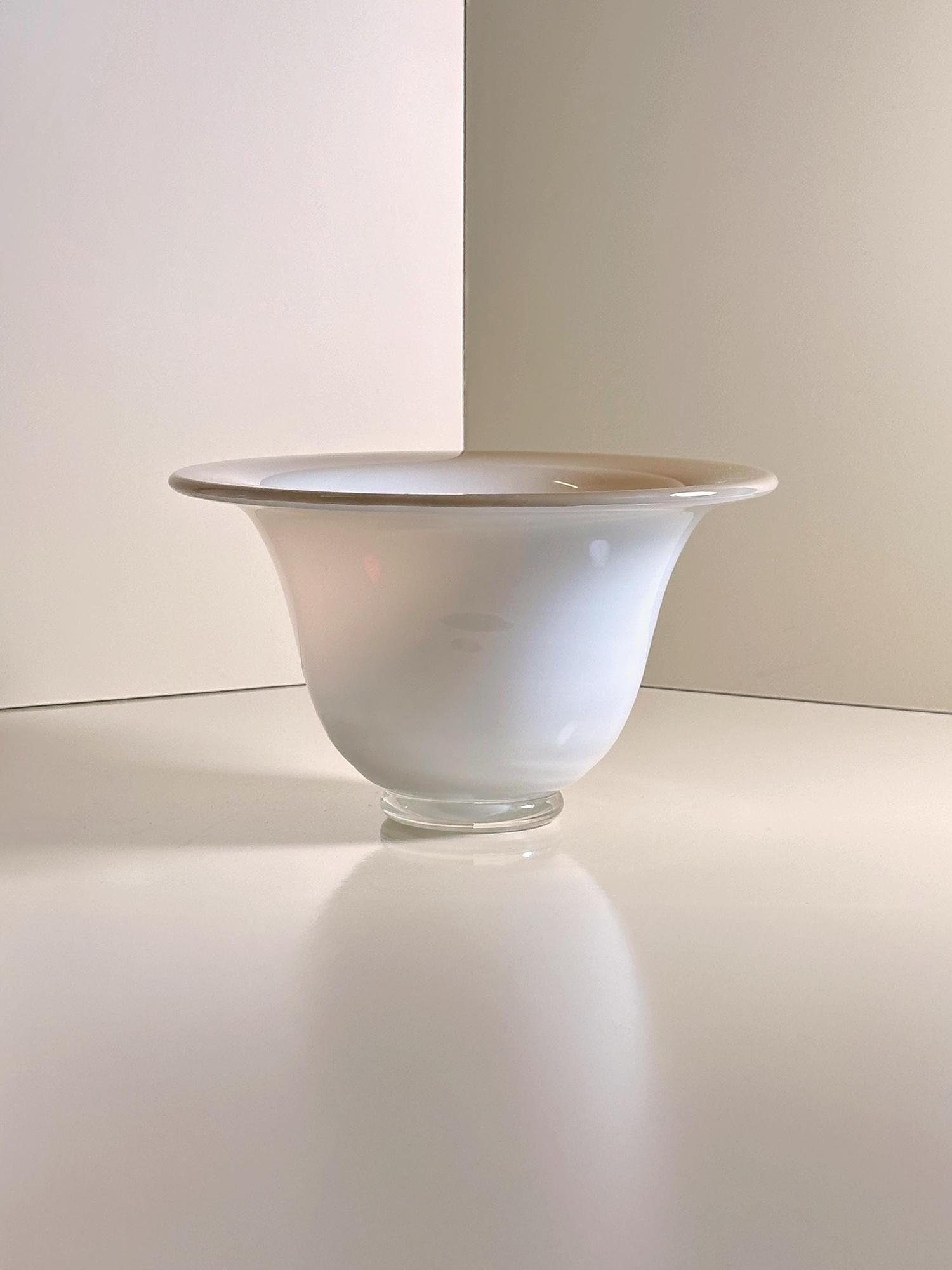 Vintage Murano Opalglas Schale in Creme & Beige 0