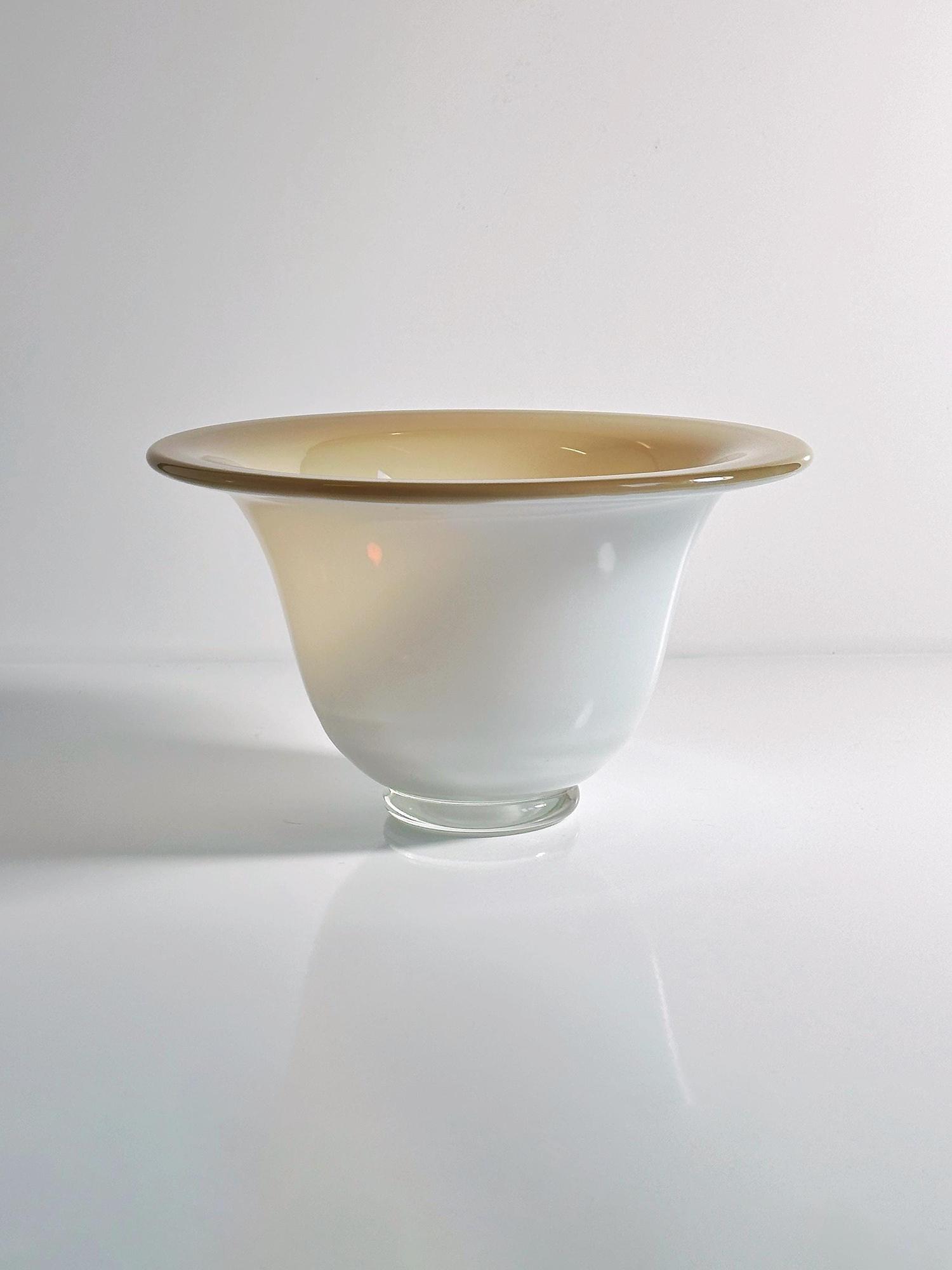 Vintage Murano Opalglas Schale in Creme & Beige 3