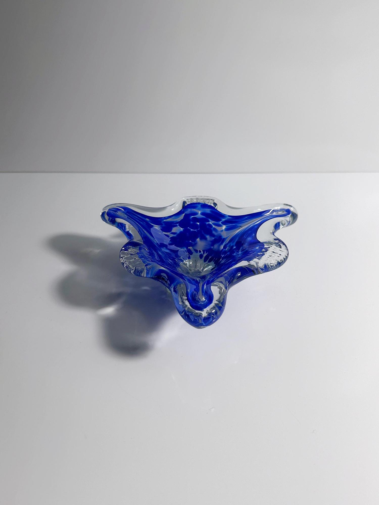 Vintage italienischer Glas-Aschenbecher in Ultramarinblau 1