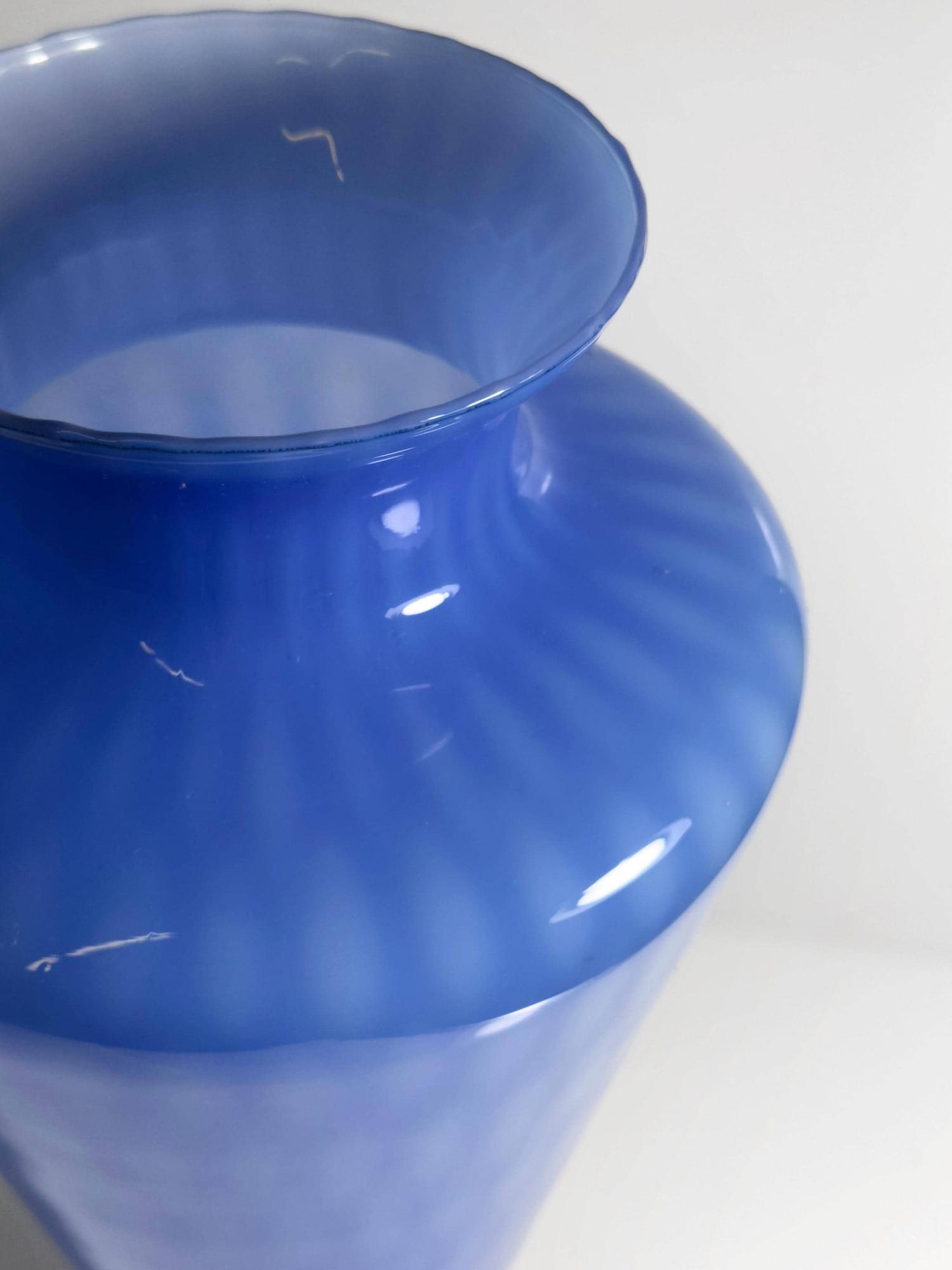 Große Vintage Murano Opalglas Vase in Kobaltblau 1