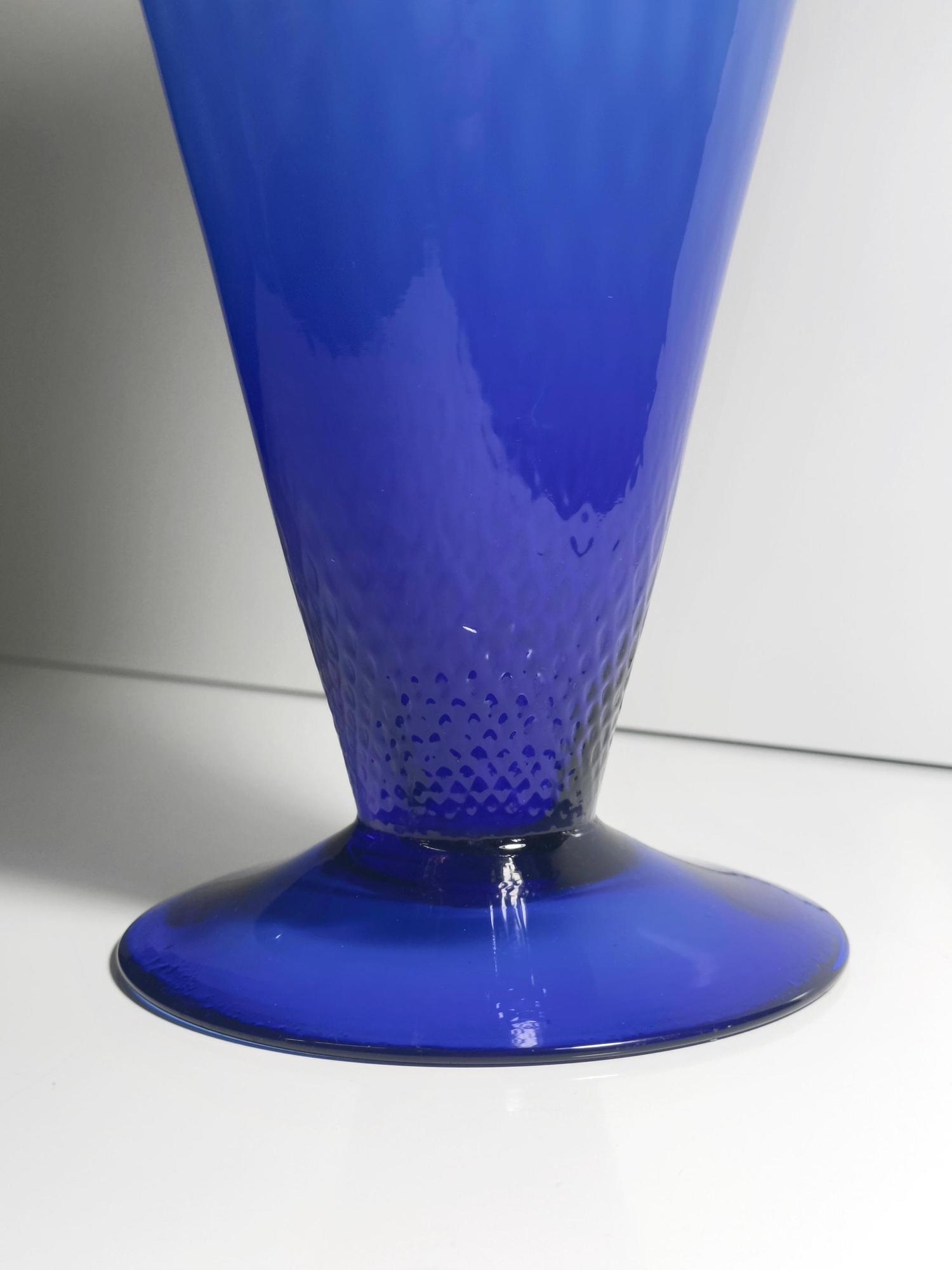 Große Vintage Murano Opalglas Vase in Kobaltblau 3
