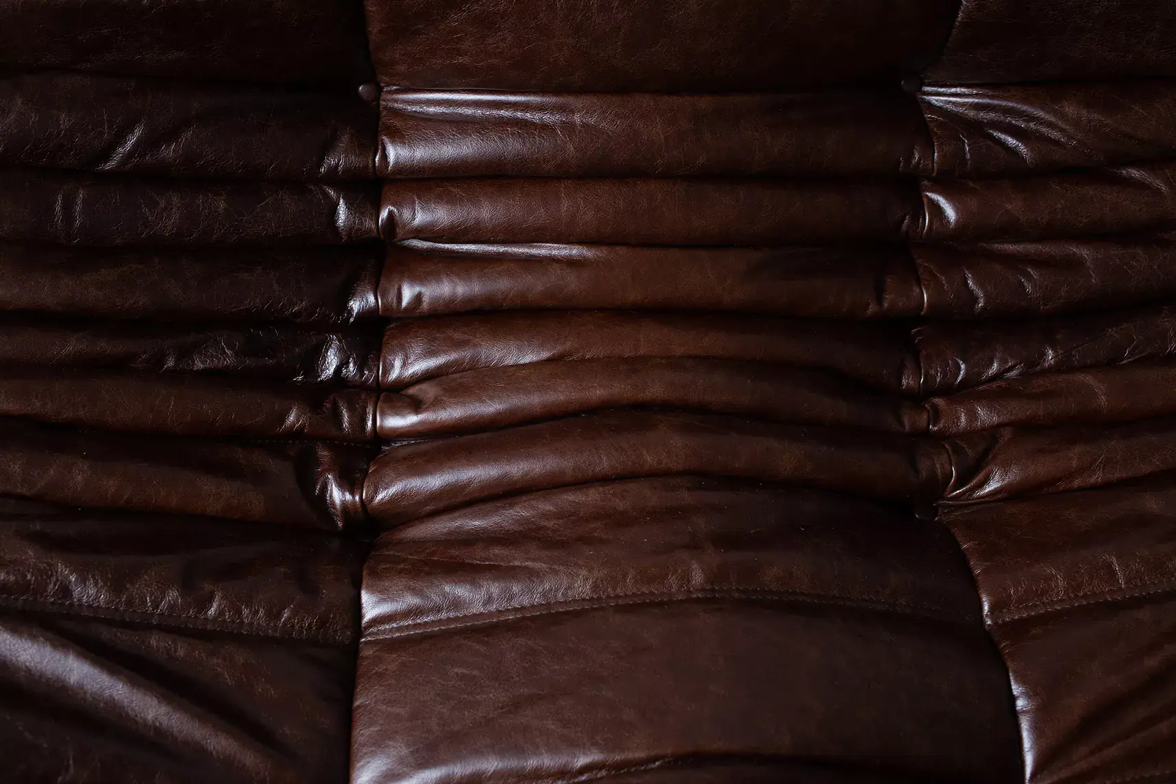 Togo Sofa 2-seater High-gloss leather Dark brown 7