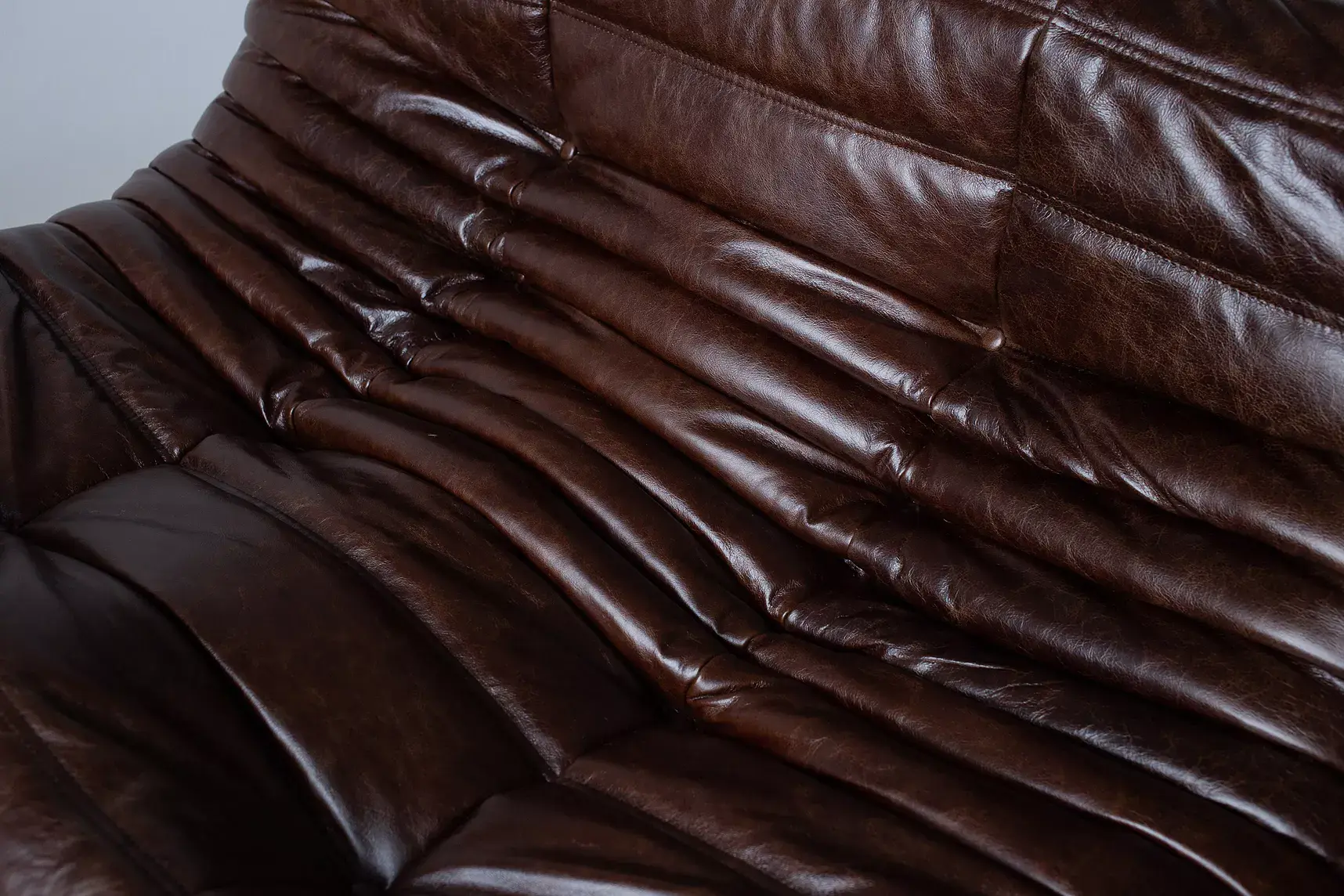 Togo Sofa 2-seater High-gloss leather Dark brown 8
