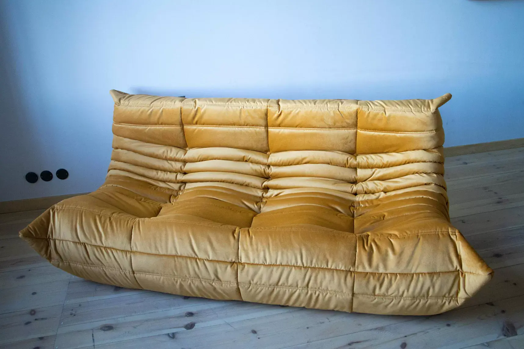 Togo Sofa 3-seater Velvet Gold Yellow 1