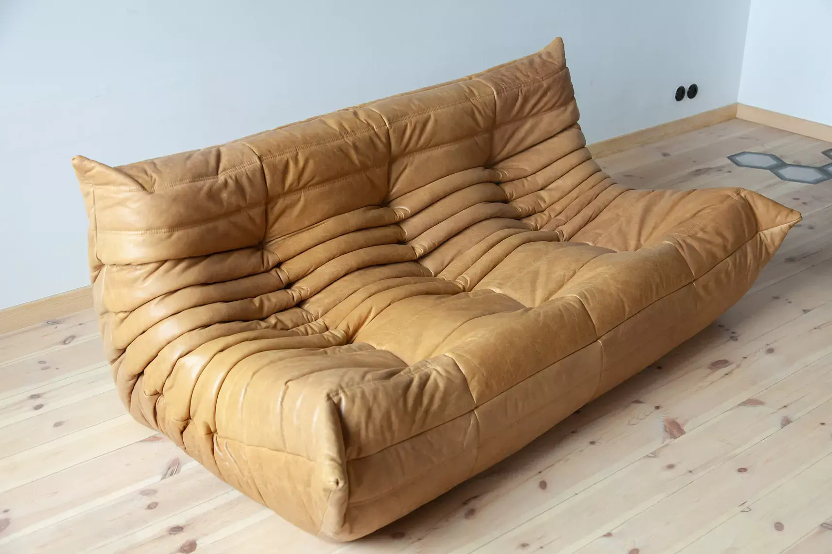 Togo Sofa 3-seater pull-up leather camel brown 4