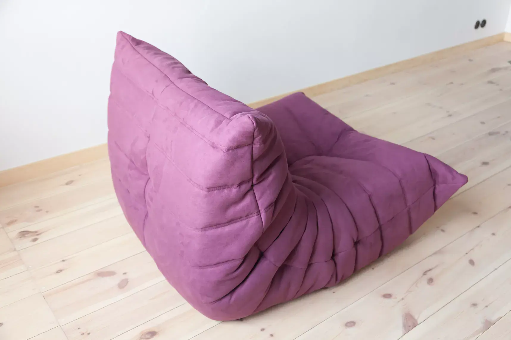 Togo armchair textile aubergine 5
