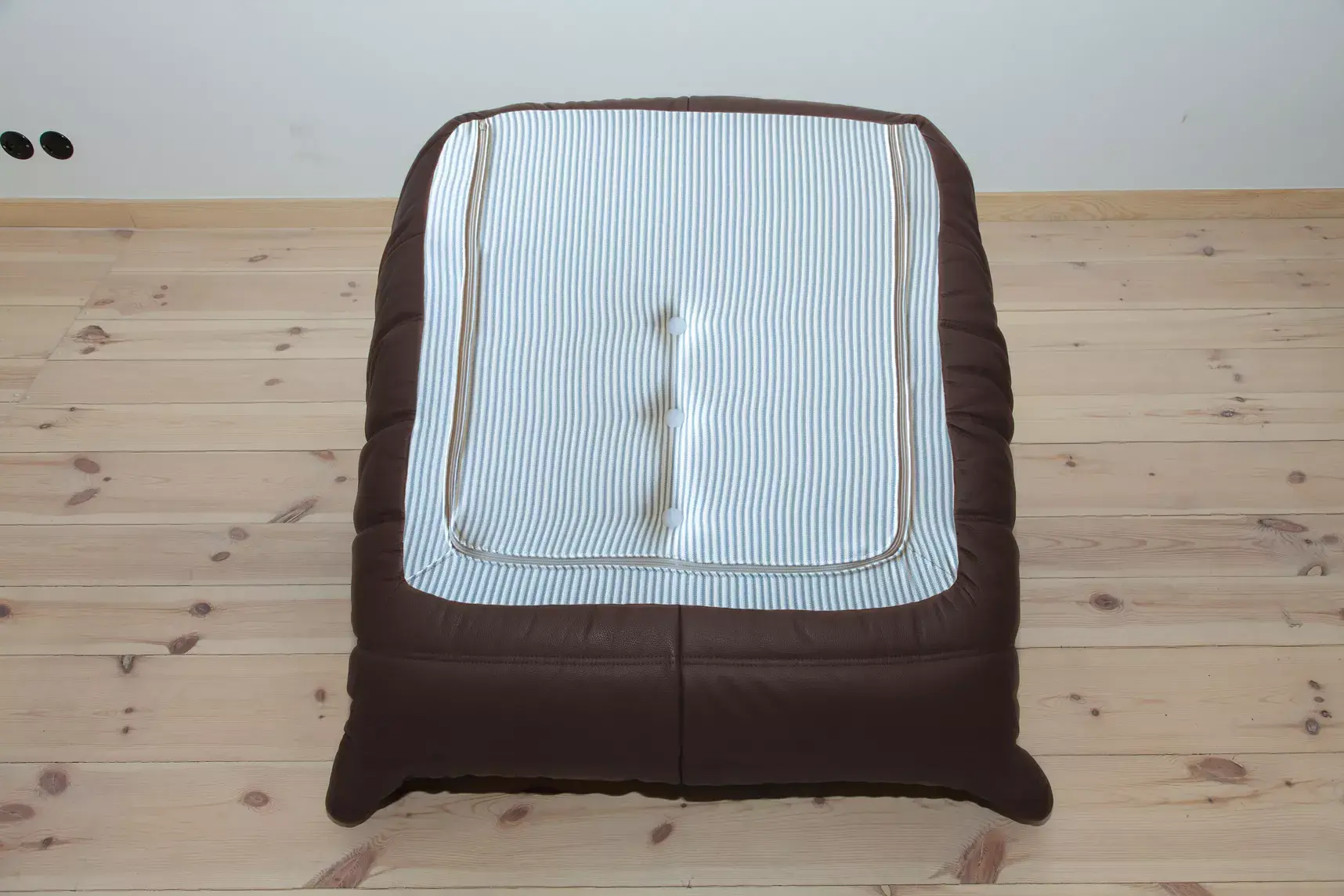 Togo Armchair Madras Leather Brown 8
