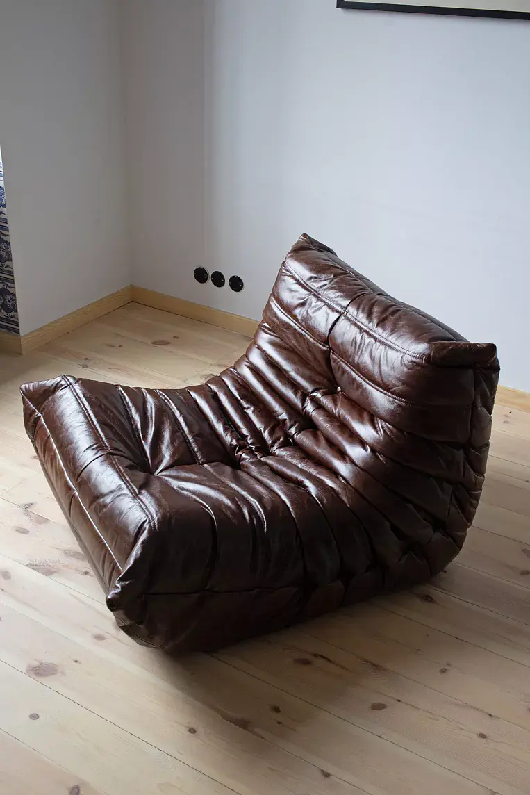 Togo Armchair High Gloss Leather Dark Brown 2