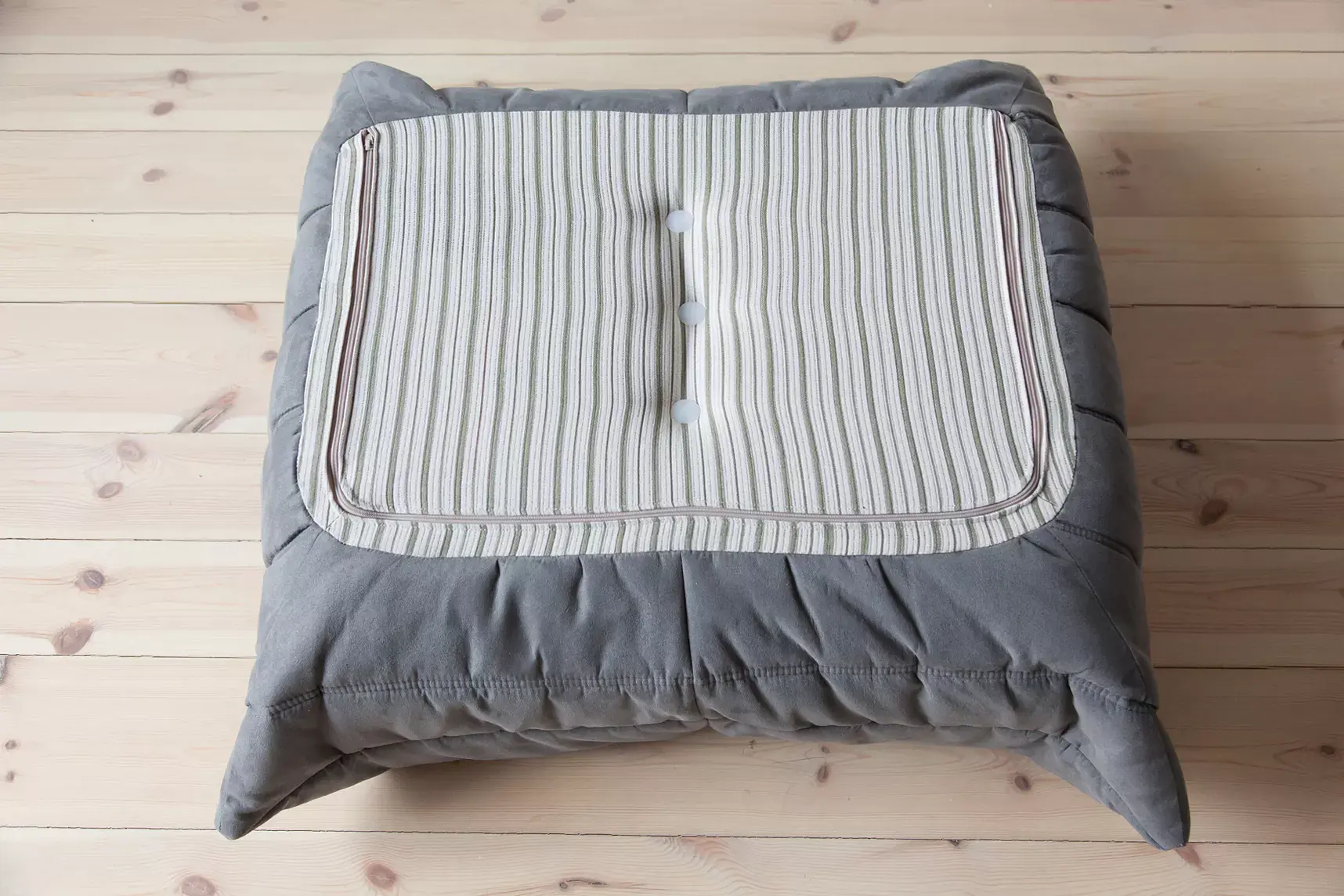 Togo Ottoman Textile Grey 4