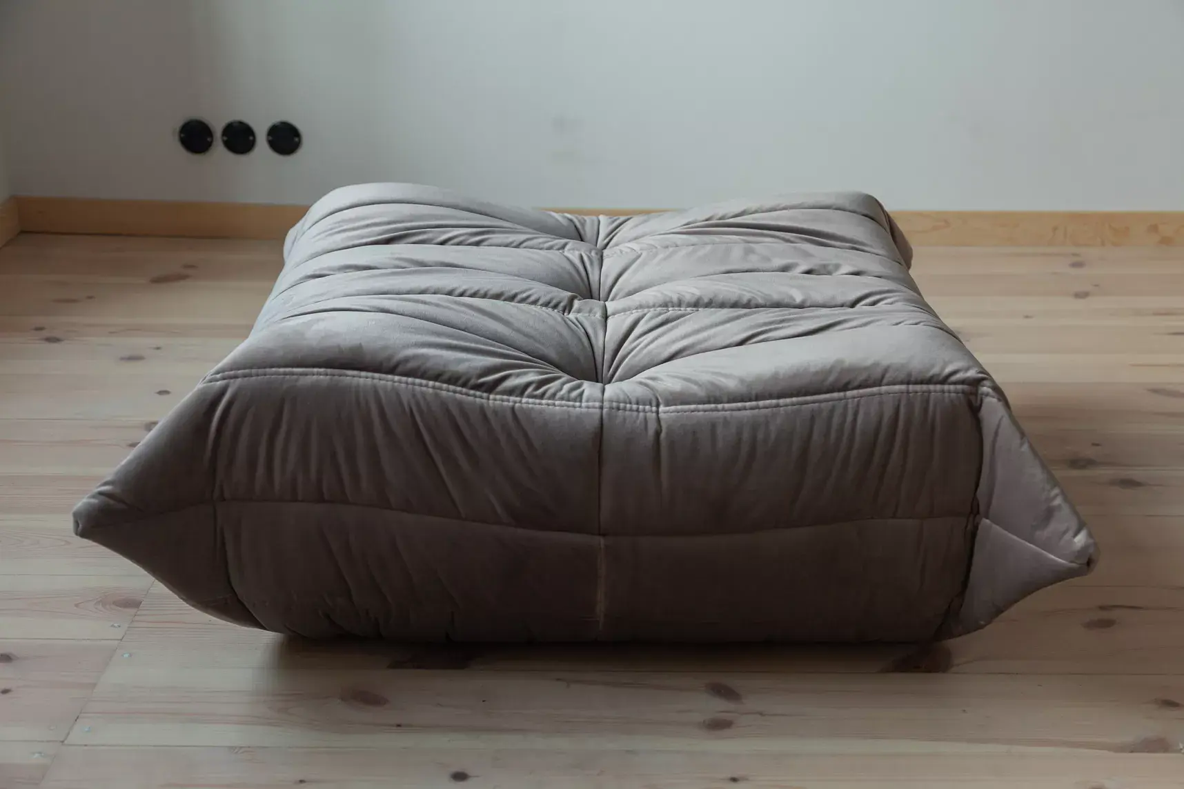 Togo Ottoman Velvet Warm Grey 5