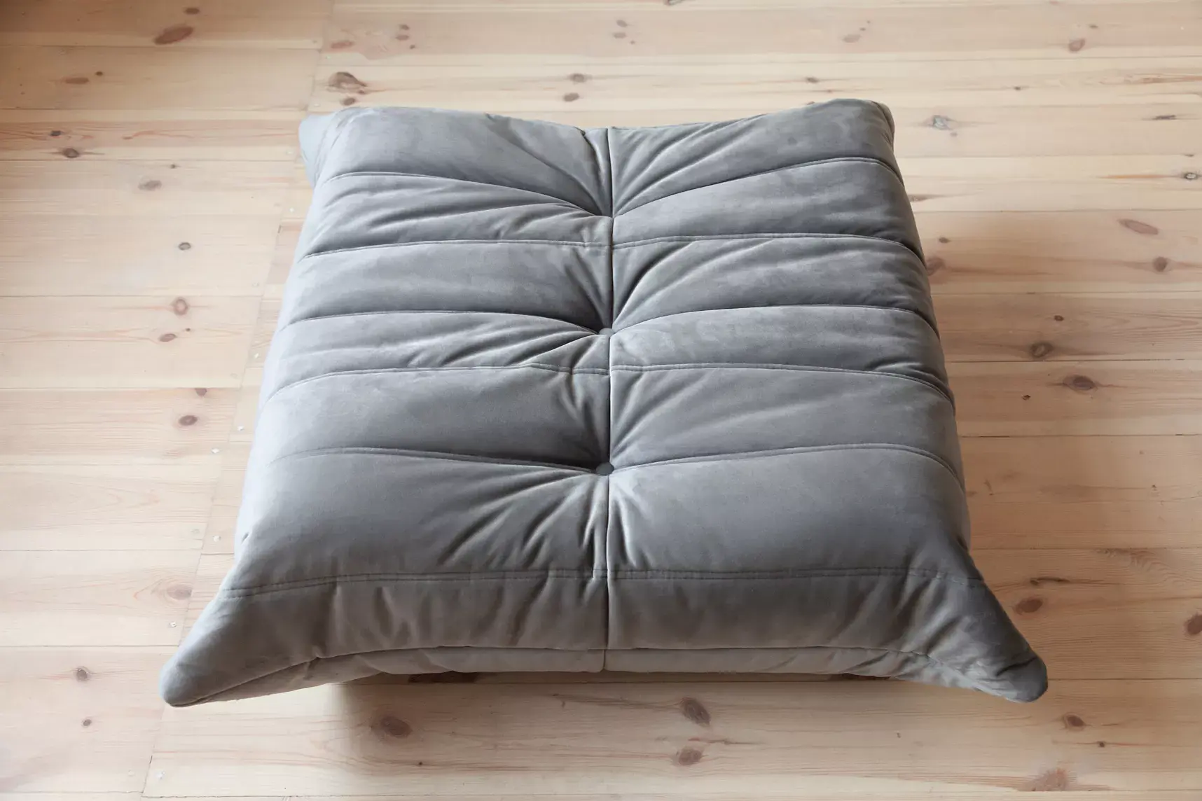 Togo Ottoman Velvet Silver Grey 3