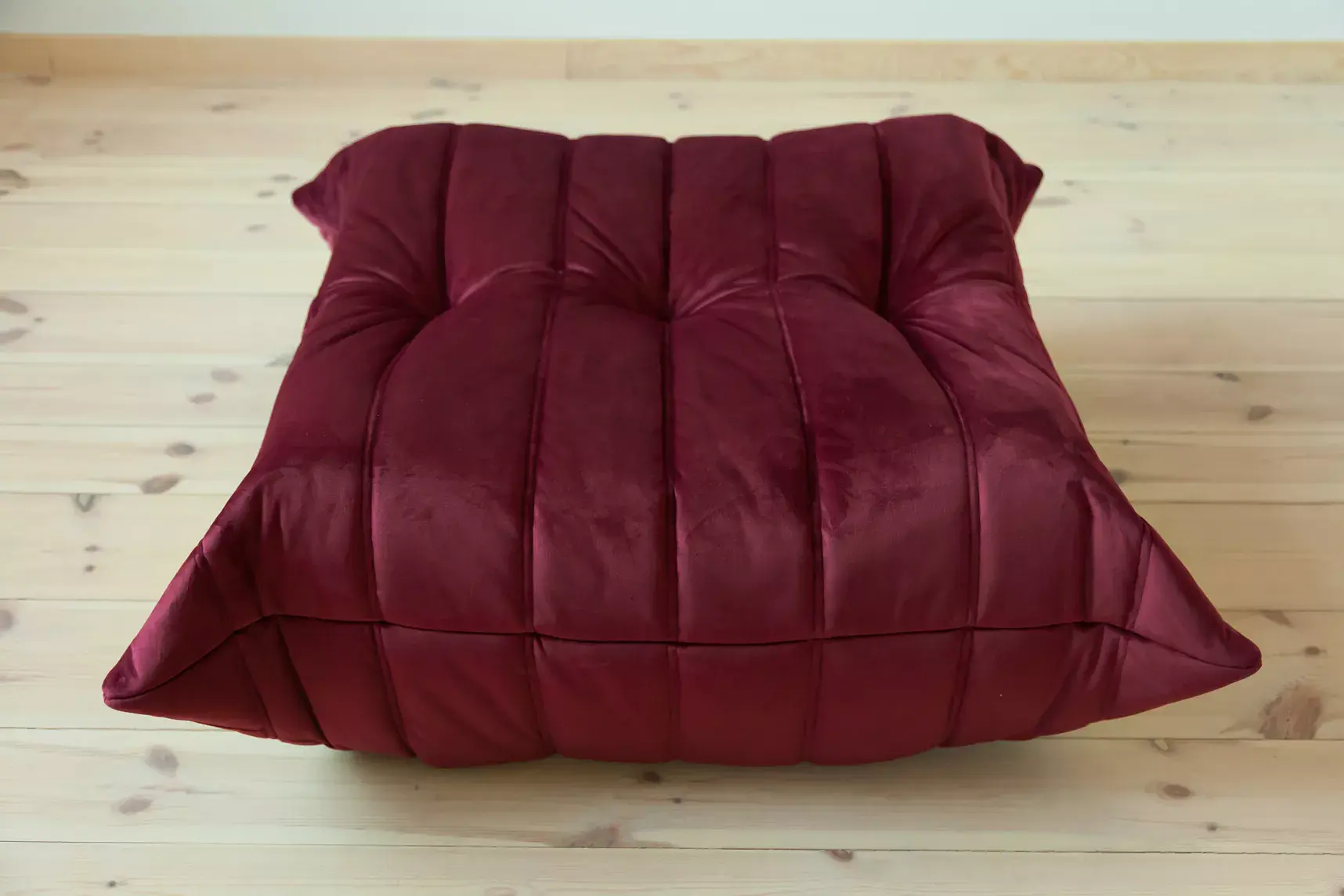 Togo Ottoman Samt Burgundrot 2