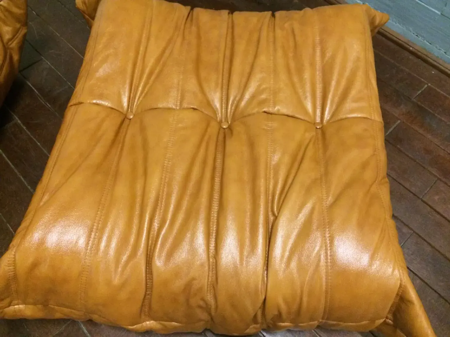 Togo Ottoman Leder Beige 1