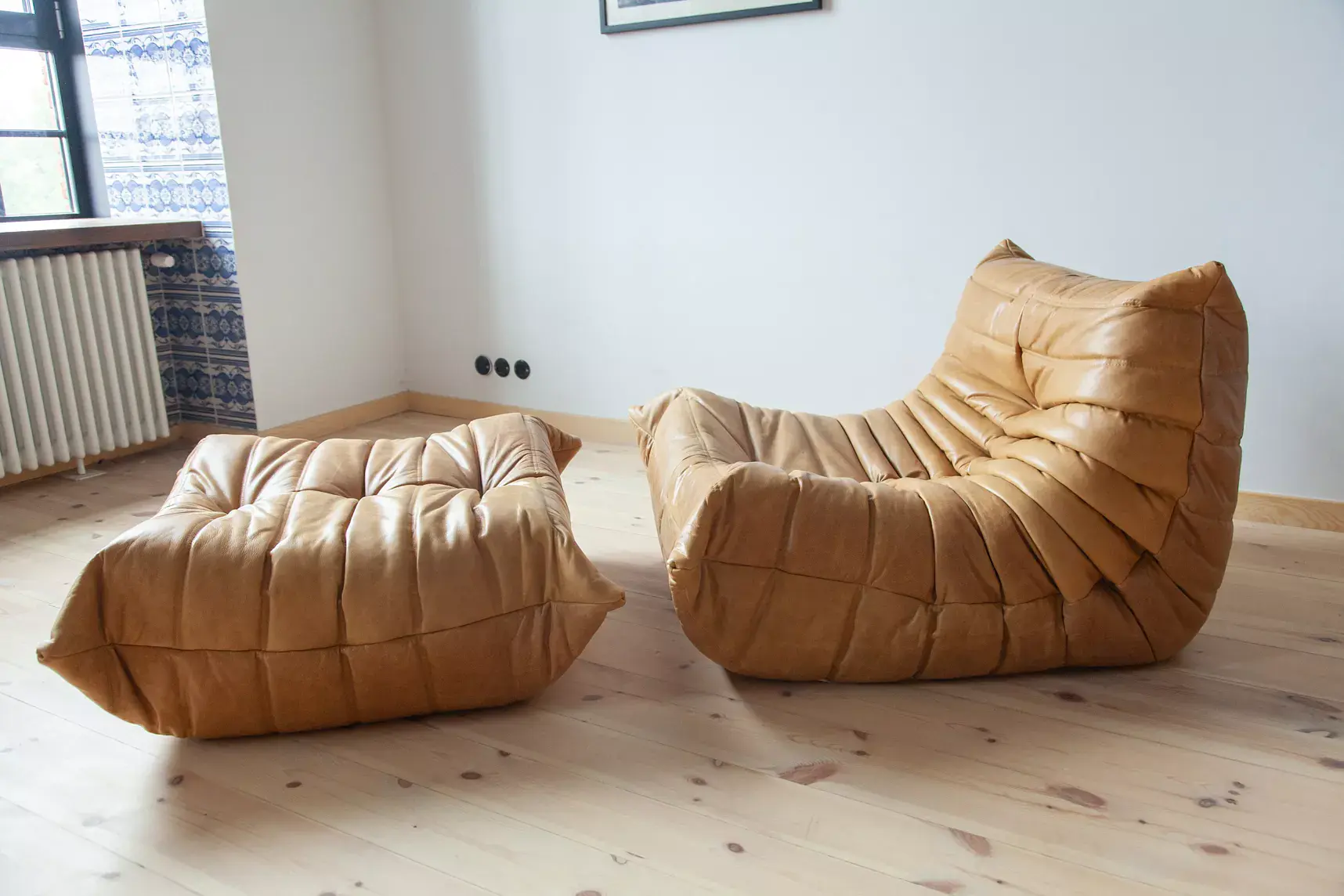 Togo Armchair and Ottoman Set Pull-Up Leather Camel Brown 2