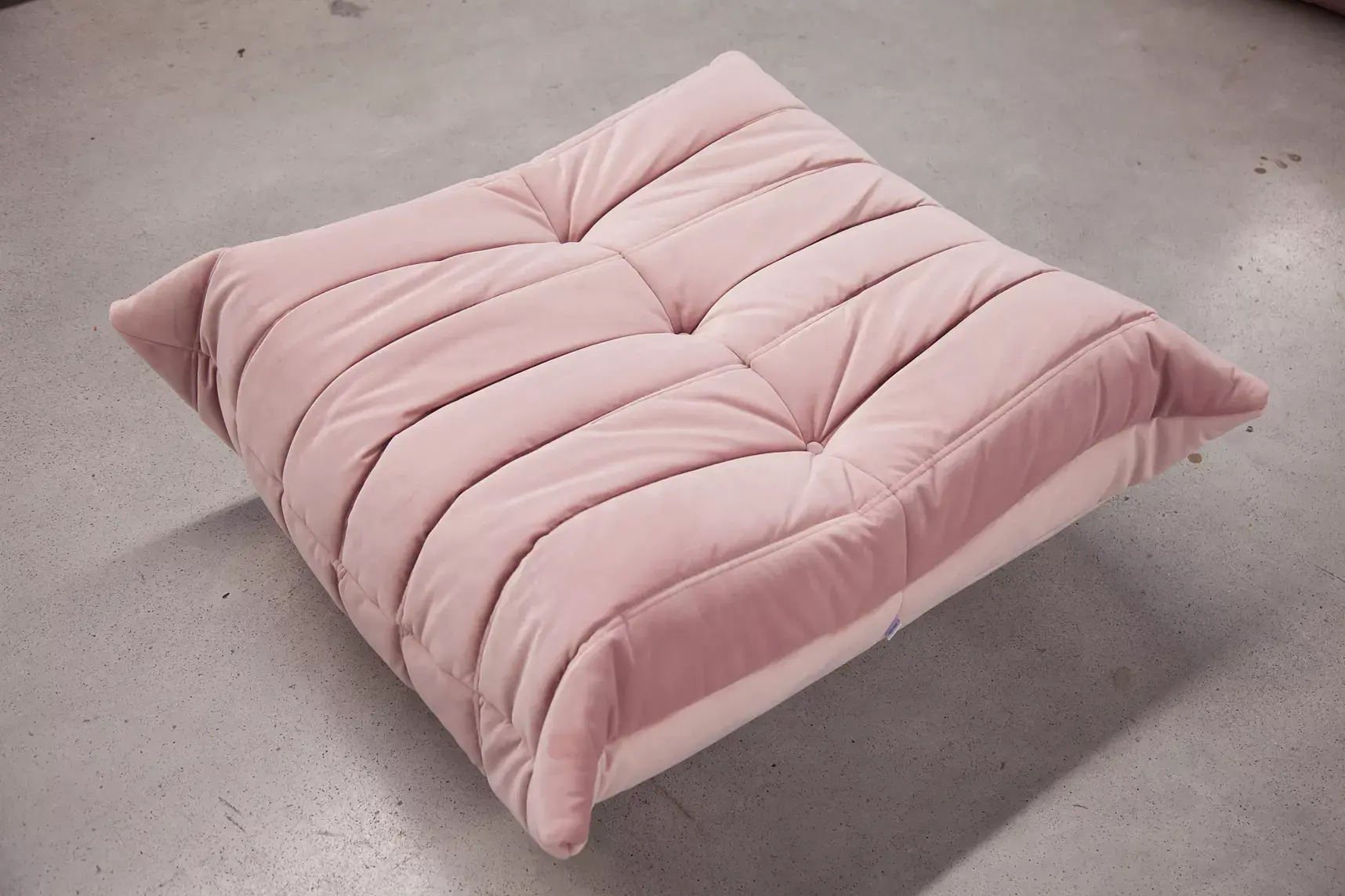 Togo armchair and ottoman set velvet light pink 5