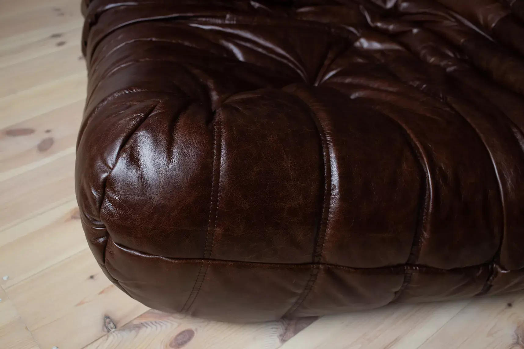 Togo Corner Sofa High Gloss Leather Dark Brown 6