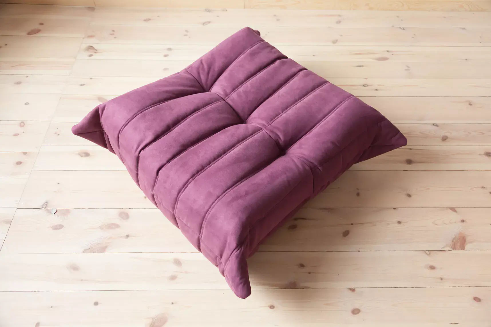 Togo Armchair and Ottoman Set Textile Aubergine 7