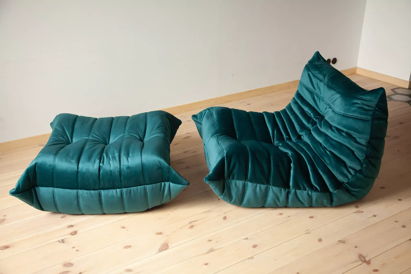 Togo Armchair and Ottoman Set Velvet Petrol 1