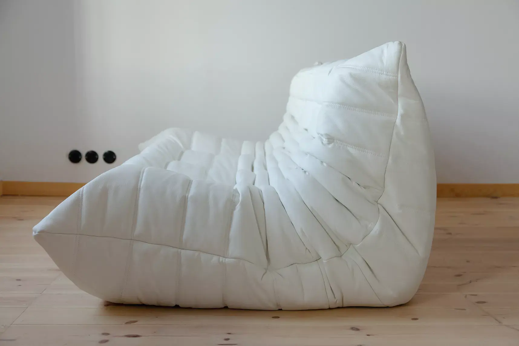 Togo Sofa 3-seater Madras leather White 1
