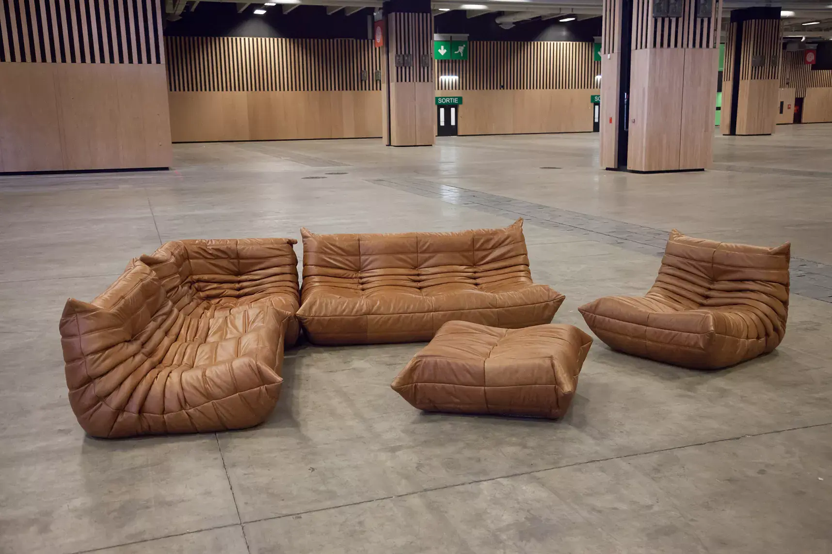 Togo Sofa 3-seater pull-up leather tobacco brown 3