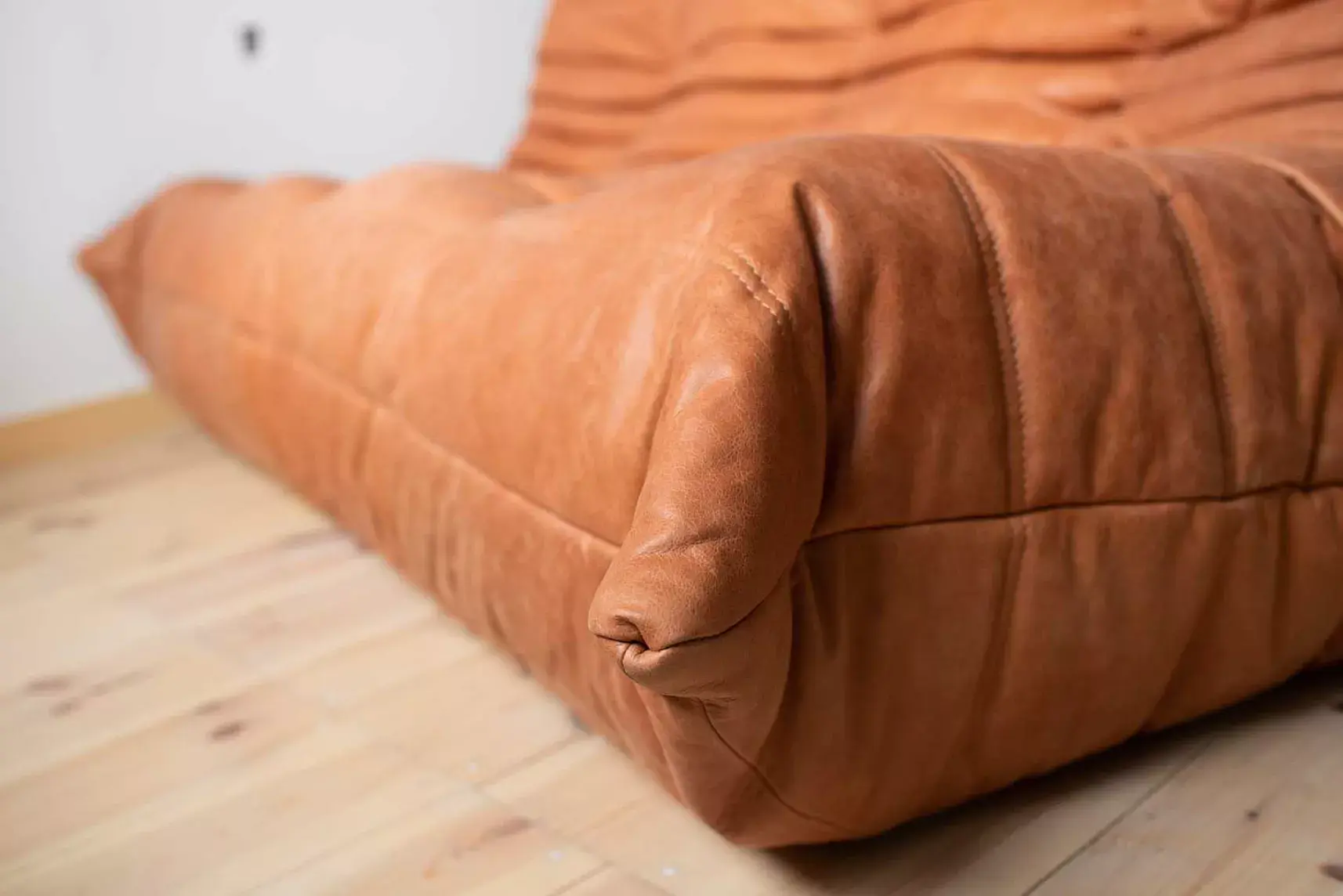 Togo Sofa 3-Seater Pull-Up Leather Peach Brown 6