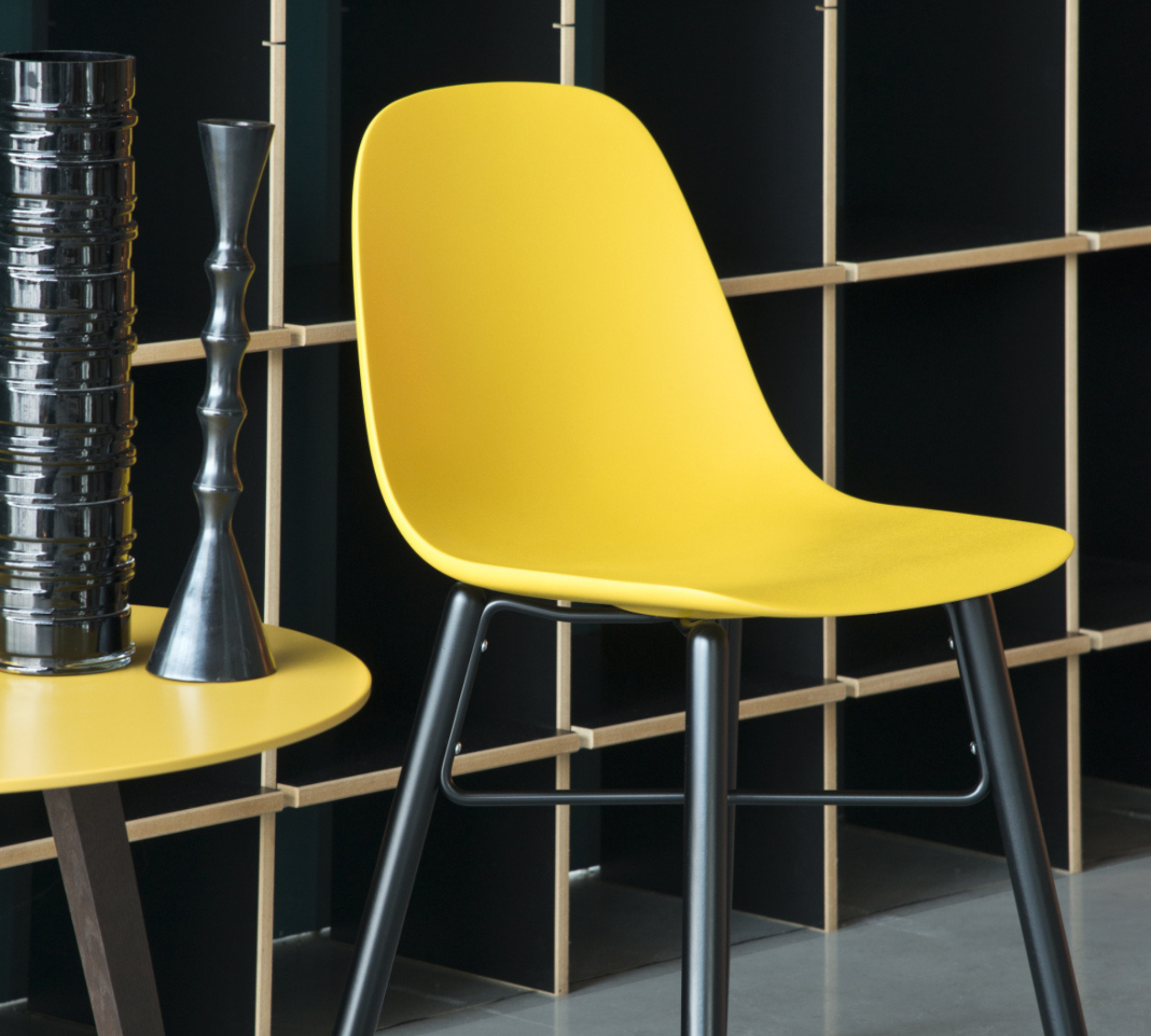 Babah W chair plastic wood black 3